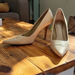 Nine West Textured Pearlescent Champagne Heels